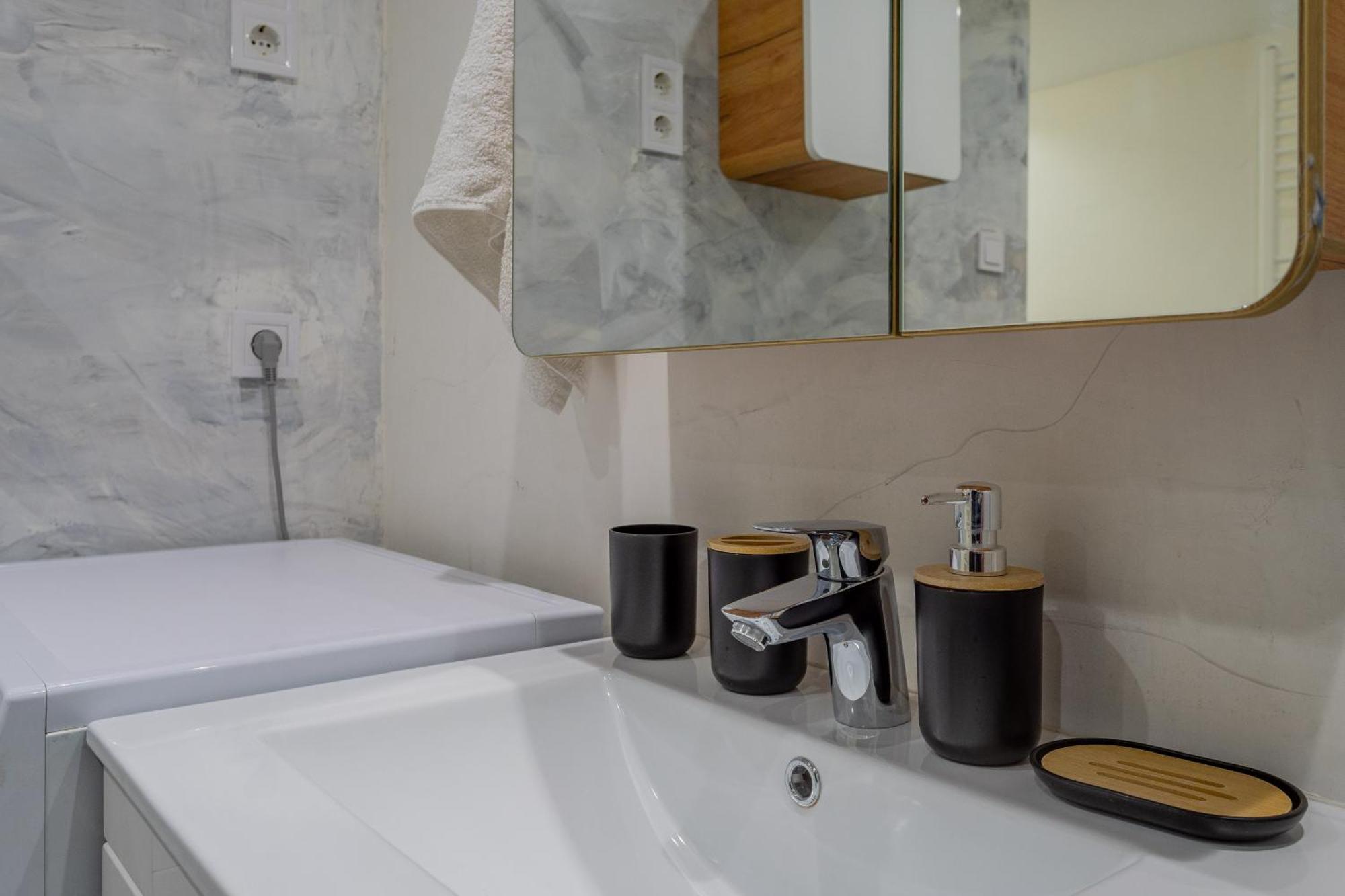 Full Equipment Designed Apartment In The Heart Of Budapest For 4 People Exterior foto