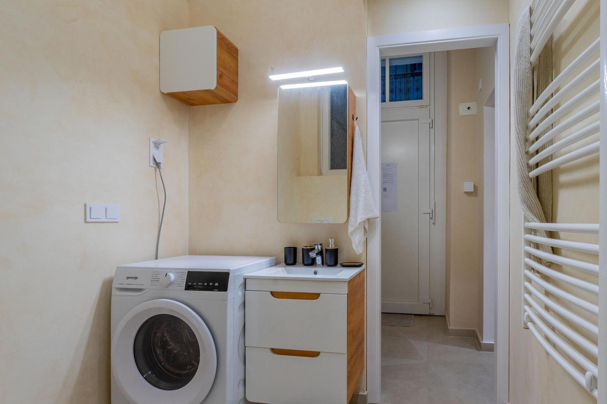 Full Equipment Designed Apartment In The Heart Of Budapest For 4 People Exterior foto